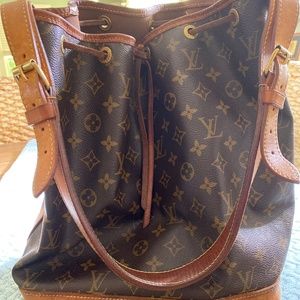 Authentic  Louis Vuitton bucket bag.